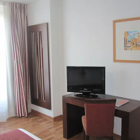 B&B Hotel Vigo 3*