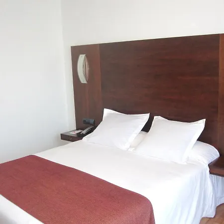 Hotell B&B Hotel Vigo 3*