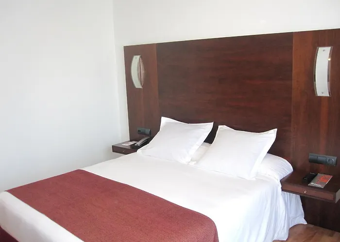 Hotel B&B Hotel Vigo 3*