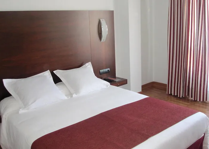 Hotel B&B Hotel Vigo 3*